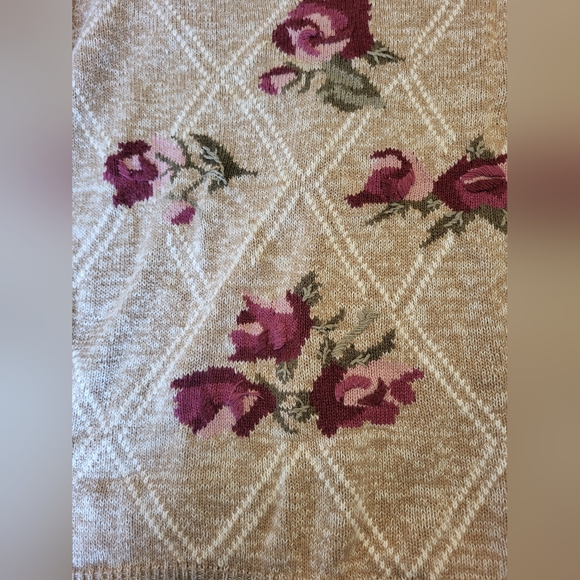 Vintage Chrysantheme Tan and Roses Women's Sweater - Picture 3 of 7